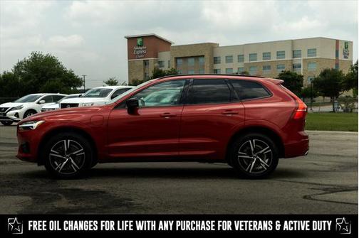 2021 Volvo XC60 Recharge Plug-In Hybrid T8 R-Design