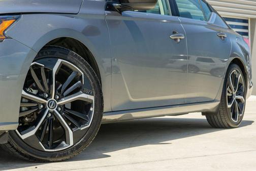 2023 Nissan Altima SR FWD