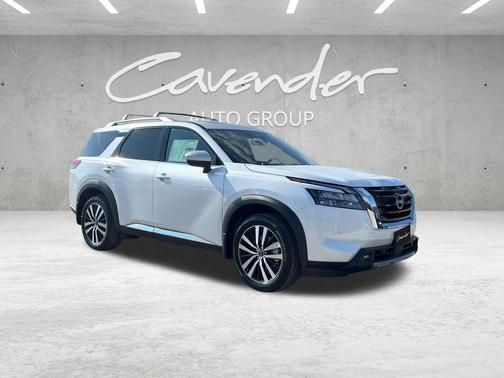 2025 Nissan Pathfinder Platinum 4WD