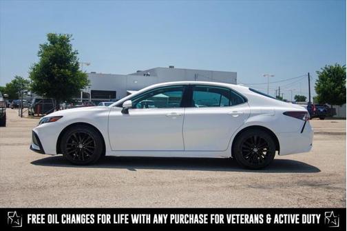 2022 Toyota Camry SE