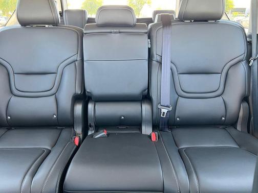 2026 Nissan Armada SV