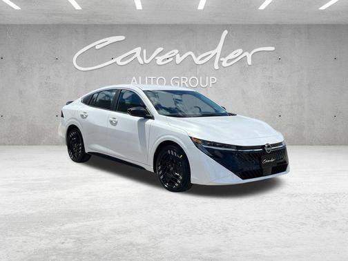 Aspen White Tricoat 2026 Nissan Sentra SR