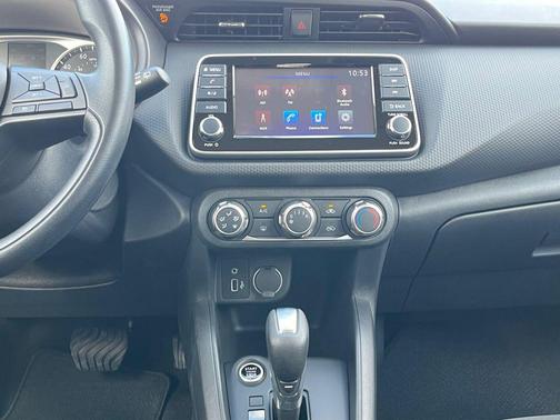 2025 Nissan Kicks S