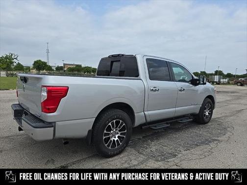 2021 Nissan Titan SV