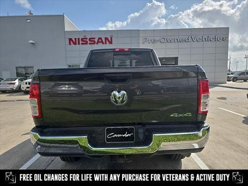 2021 RAM 2500 Tradesman Crew Cab 4x4 6'4' Box