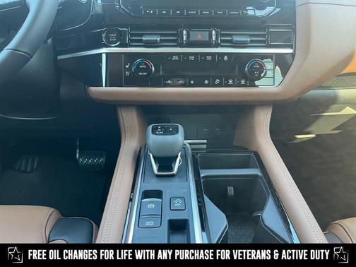 2025 Nissan Pathfinder Platinum FWD