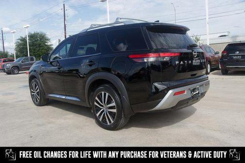 2024 Nissan Pathfinder Platinum FWD