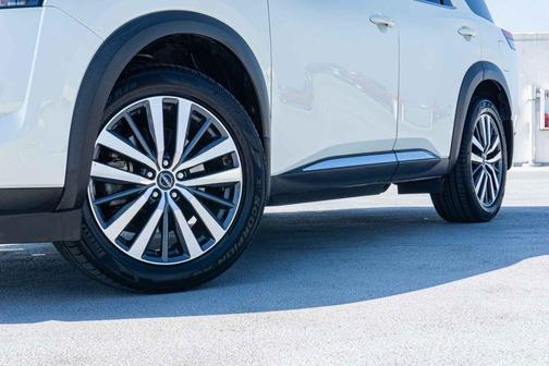 2022 Nissan Pathfinder Platinum 2WD