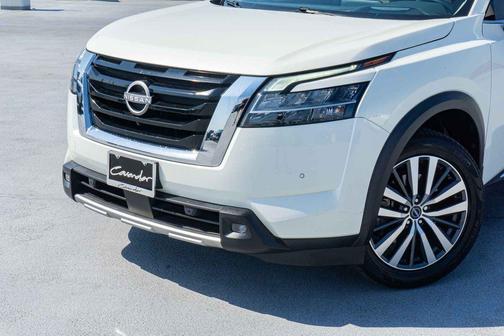 2022 Nissan Pathfinder Platinum 2WD