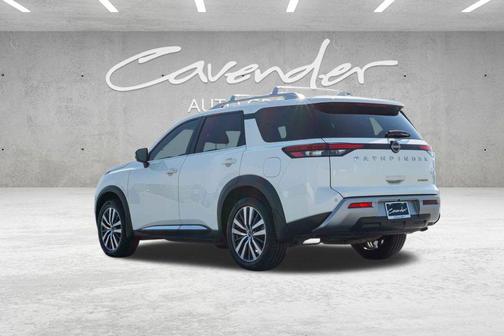 2022 Nissan Pathfinder Platinum 2WD