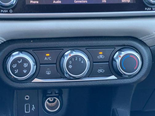 2020 Nissan Versa 1.6 SV