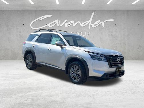 2025 Nissan Pathfinder SV FWD