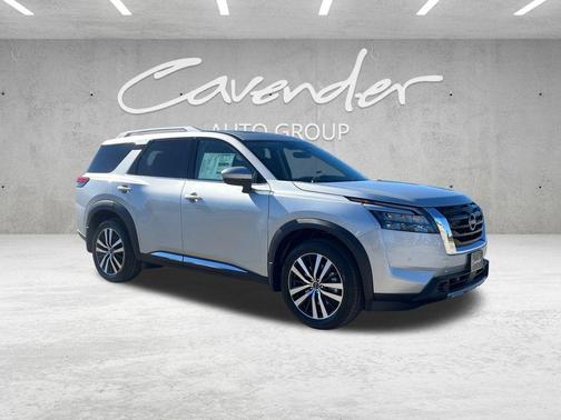 2025 Nissan Pathfinder Platinum FWD