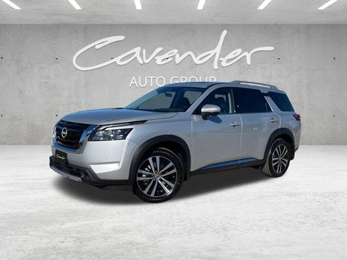 2025 Nissan Pathfinder Platinum FWD