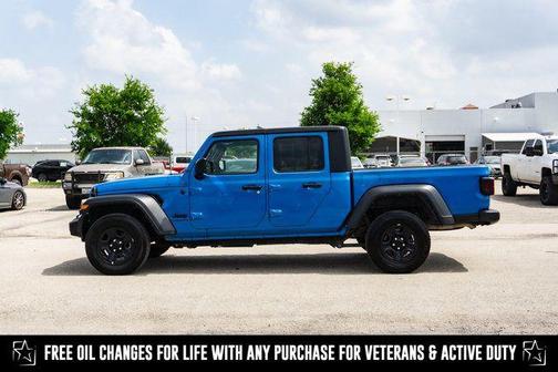 2022 Jeep Gladiator Sport
