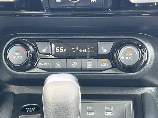 Super Black 2026 Nissan Kicks SV