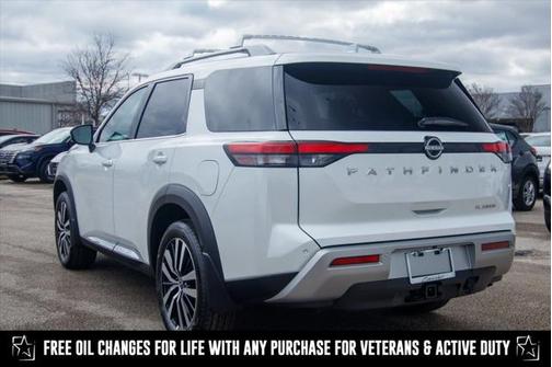 2025 Nissan Pathfinder Platinum FWD