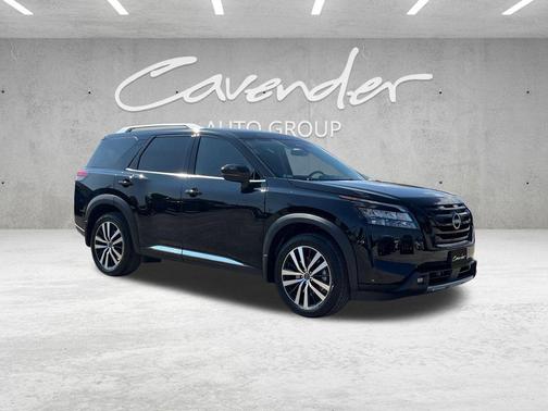 2025 Nissan Pathfinder Platinum FWD