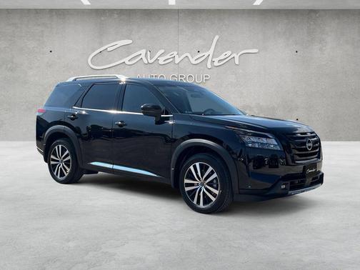 2025 Nissan Pathfinder Platinum FWD