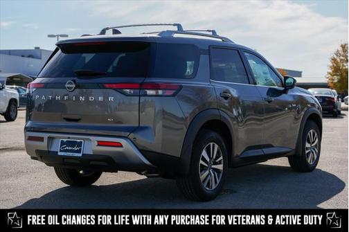 2025 Nissan Pathfinder SL FWD