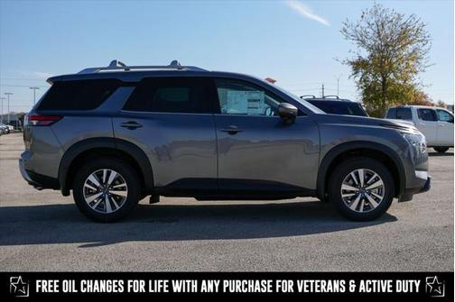2025 Nissan Pathfinder SL FWD