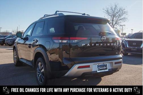 2025 Nissan Pathfinder SL FWD