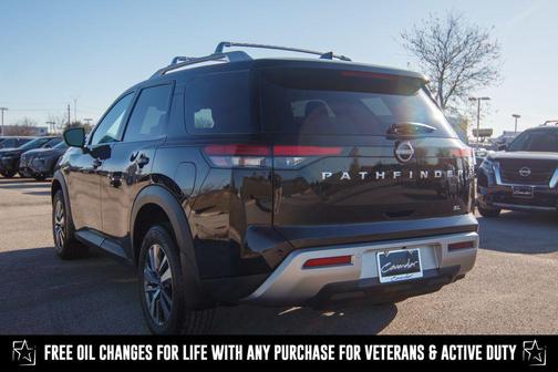 2025 Nissan Pathfinder SL FWD