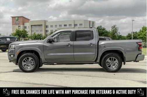 2025 Nissan Frontier SV