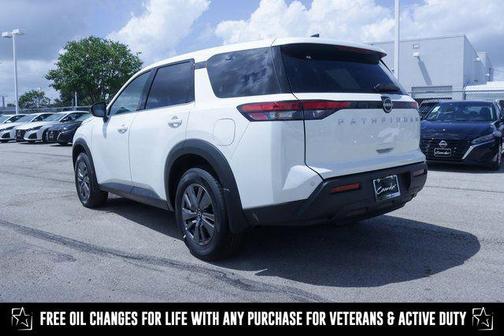 2025 Nissan Pathfinder S FWD