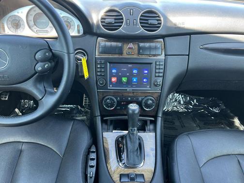 Arctic White 2009 Mercedes-Benz CLK-Class CLK 350