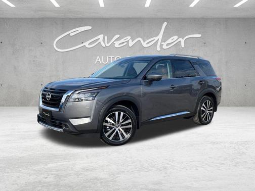 2025 Nissan Pathfinder Platinum FWD
