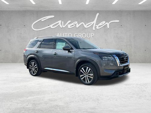 2025 Nissan Pathfinder Platinum FWD