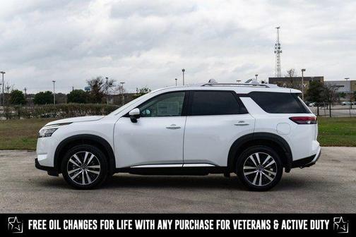 2025 Nissan Pathfinder Platinum FWD