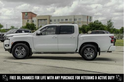 2025 Nissan Frontier SV