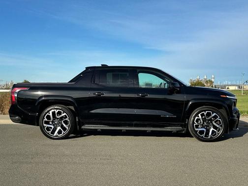 2024 Chevrolet Silverado EV First-Edition RST 4WD