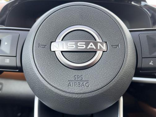 2025 Nissan Pathfinder Platinum 4WD