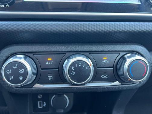 2022 Nissan Kicks S