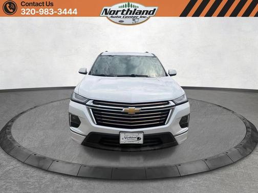 Iridescent Pearl Tricoat 2022 Chevrolet Traverse High Country