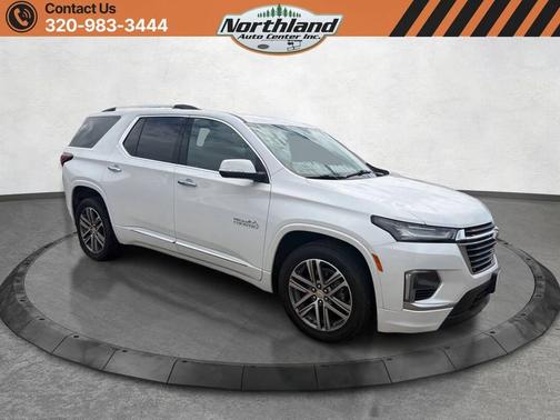 Iridescent Pearl Tricoat 2022 Chevrolet Traverse High Country