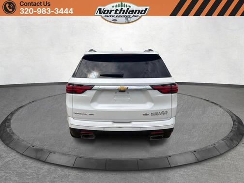 Iridescent Pearl Tricoat 2022 Chevrolet Traverse High Country