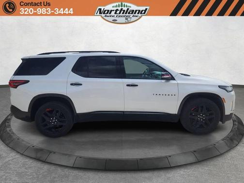 Iridescent Pearl Tricoat 2023 Chevrolet Traverse Premier