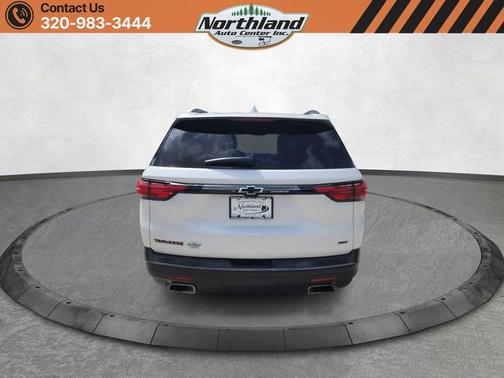 Iridescent Pearl Tricoat 2023 Chevrolet Traverse Premier