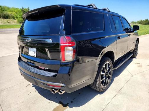 2022 Chevrolet Suburban RST