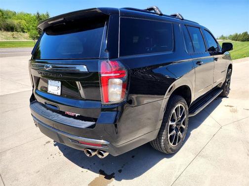 2022 Chevrolet Suburban RST