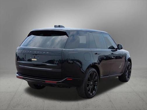 2024 Land Rover Range Rover P530 SE