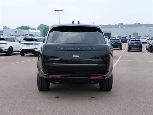 2024 Land Rover Range Rover P530 SE
