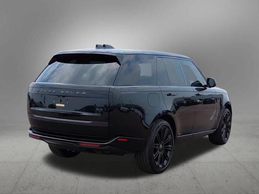 2024 Land Rover Range Rover P530 SE
