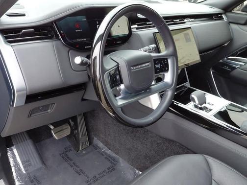 2024 Land Rover Range Rover P530 SE