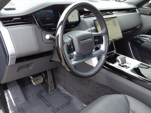 2024 Land Rover Range Rover P530 SE