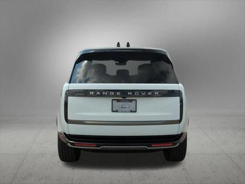 2025 Land Rover Range Rover P550e SE